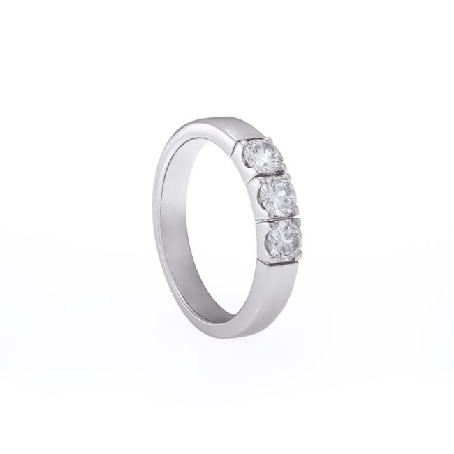 Silver ring with swarovski crystals
