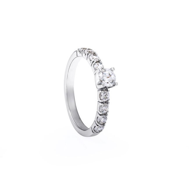 White gold wedding engagement ring